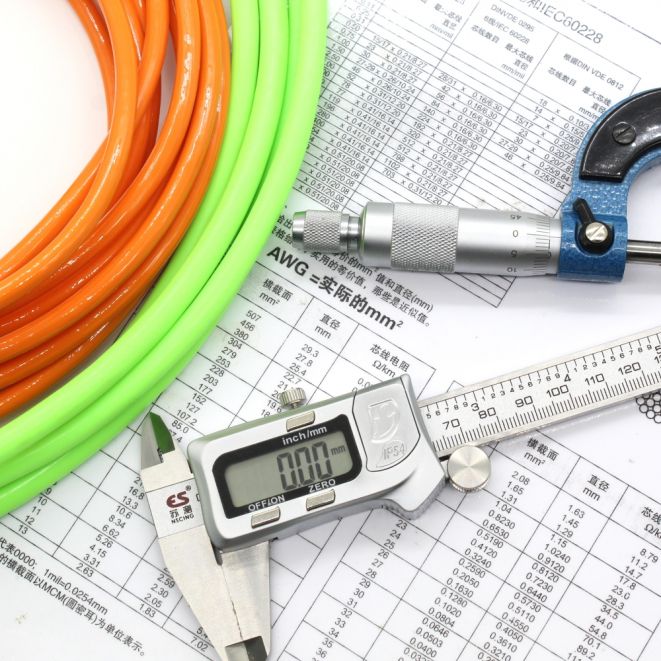 Nous sommes votre partenaire fiable pour les câbles flexibles sur mesure.